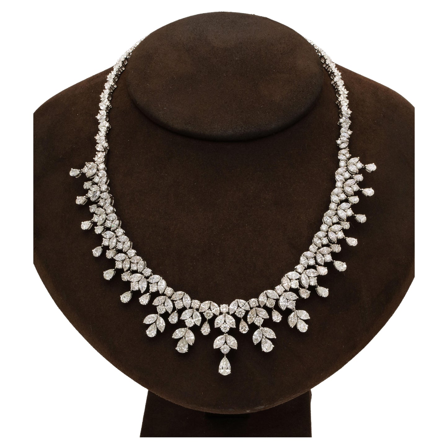 https://a.1stdibscdn.com/diamond-necklace-tiara-for-sale/j_415/j_140693721638385115376/j_14069372_1638385117382_bg_processed.jpg