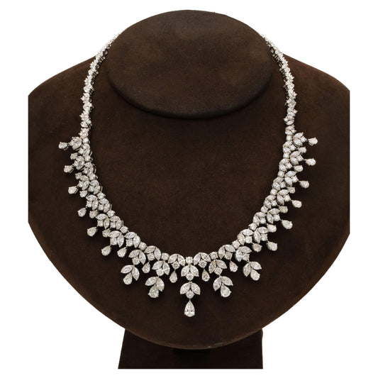 https://a.1stdibscdn.com/diamond-necklace-tiara-for-sale/j_415/j_140693721638385115376/j_14069372_1638385117382_bg_processed.jpg