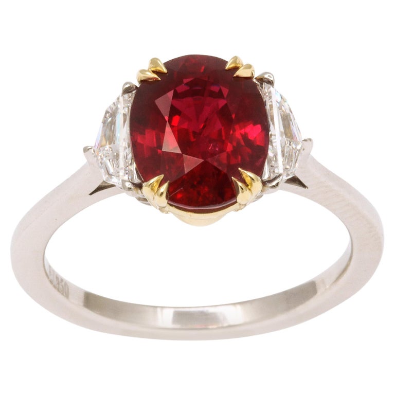 https://a.1stdibscdn.com/vivid-red-ruby-and-diamond-ring-for-sale/j_415/j_143152421640712124352/j_14315242_1640712124970_bg_processed.jpg?width=768