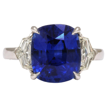 https://a.1stdibscdn.com/7-carat-cushion-cut-sapphire-and-diamond-ring-for-sale/j_415/j_144397121641926910061/j_14439712_1641926910724_bg_processed.jpg