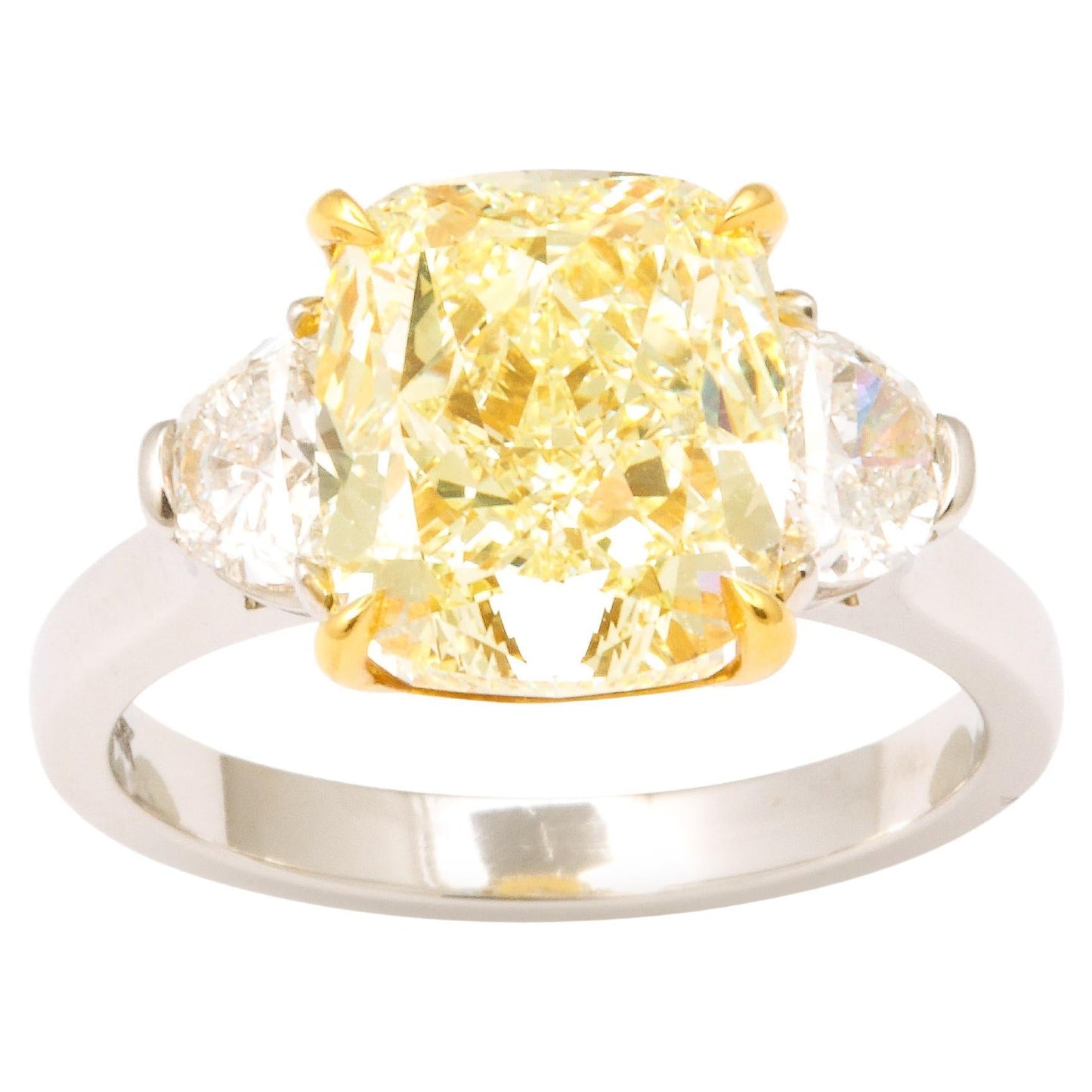 https://a.1stdibscdn.com/5-carat-yellow-diamond-ring-for-sale/j_415/j_154958521650391181549/j_15495852_1650391182189_bg_processed.jpg