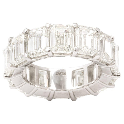 https://a.1stdibscdn.com/1420-carat-emerald-cut-diamond-eternity-band-for-sale/j_415/j_155225321650555784274/j_15522532_1650555784979_bg_processed.jpg?width=768
