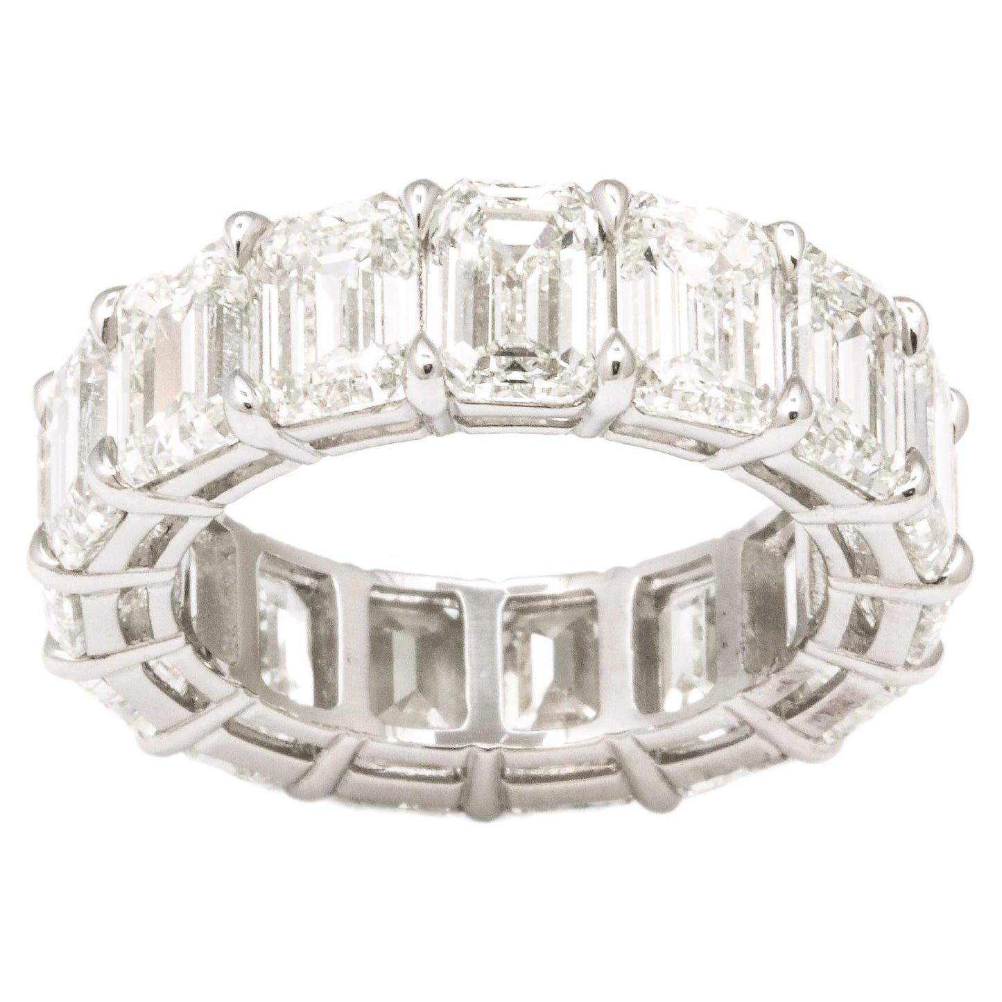 https://a.1stdibscdn.com/13-carat-emerald-cut-eternity-band-for-sale/j_415/j_178742821670440926492/j_17874282_1670440927043_bg_processed.jpg