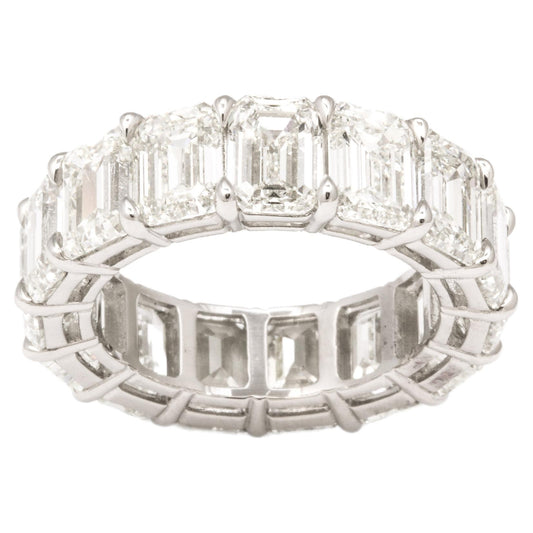 https://a.1stdibscdn.com/13-carat-emerald-cut-eternity-band-for-sale/j_415/j_178742821670440926492/j_17874282_1670440927043_bg_processed.jpg