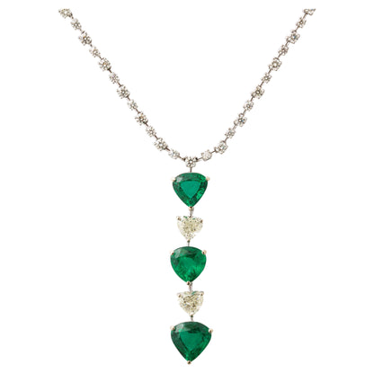 https://a.1stdibscdn.com/heart-shape-emerald-and-diamond-necklace-for-sale/j_415/j_180728921672326617941/j_18072892_1672326619233_bg_processed.jpg