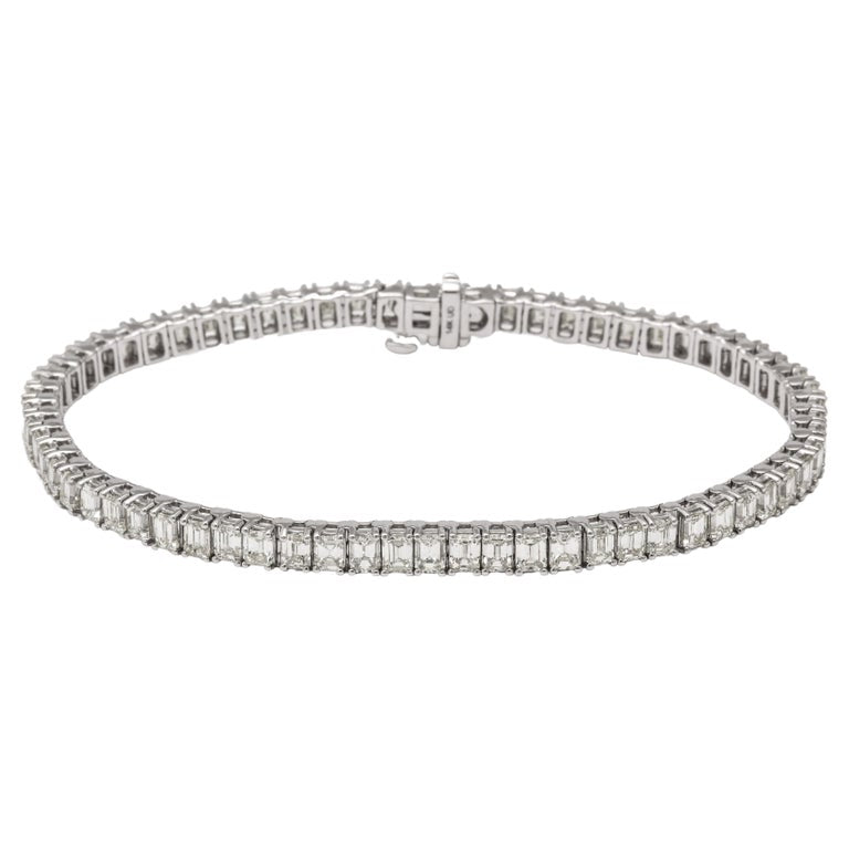 https://a.1stdibscdn.com/emerald-cut-diamond-tennis-bracelet-for-sale/j_415/j_180730121672327394674/j_18073012_1672327395734_bg_processed.jpg?width=768