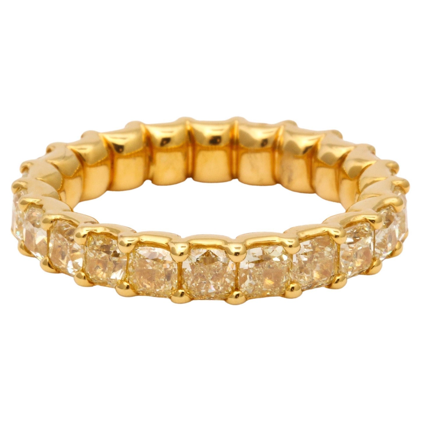 https://a.1stdibscdn.com/yellow-diamond-eternity-band-for-sale/j_415/j_202927821694025255562/j_20292782_1694025256085_bg_processed.jpg