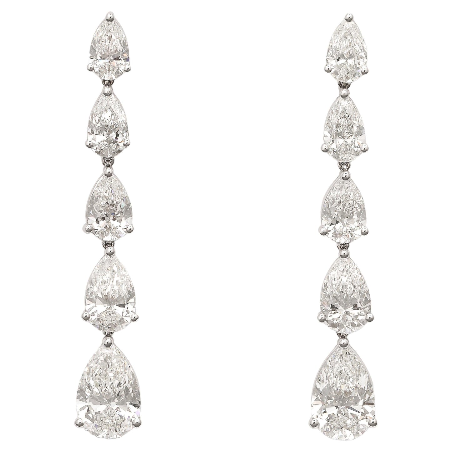 https://a.1stdibscdn.com/diamond-dangle-earrings-for-sale/j_415/j_225039121712329967513/j_22503912_1712329968405_bg_processed.jpg