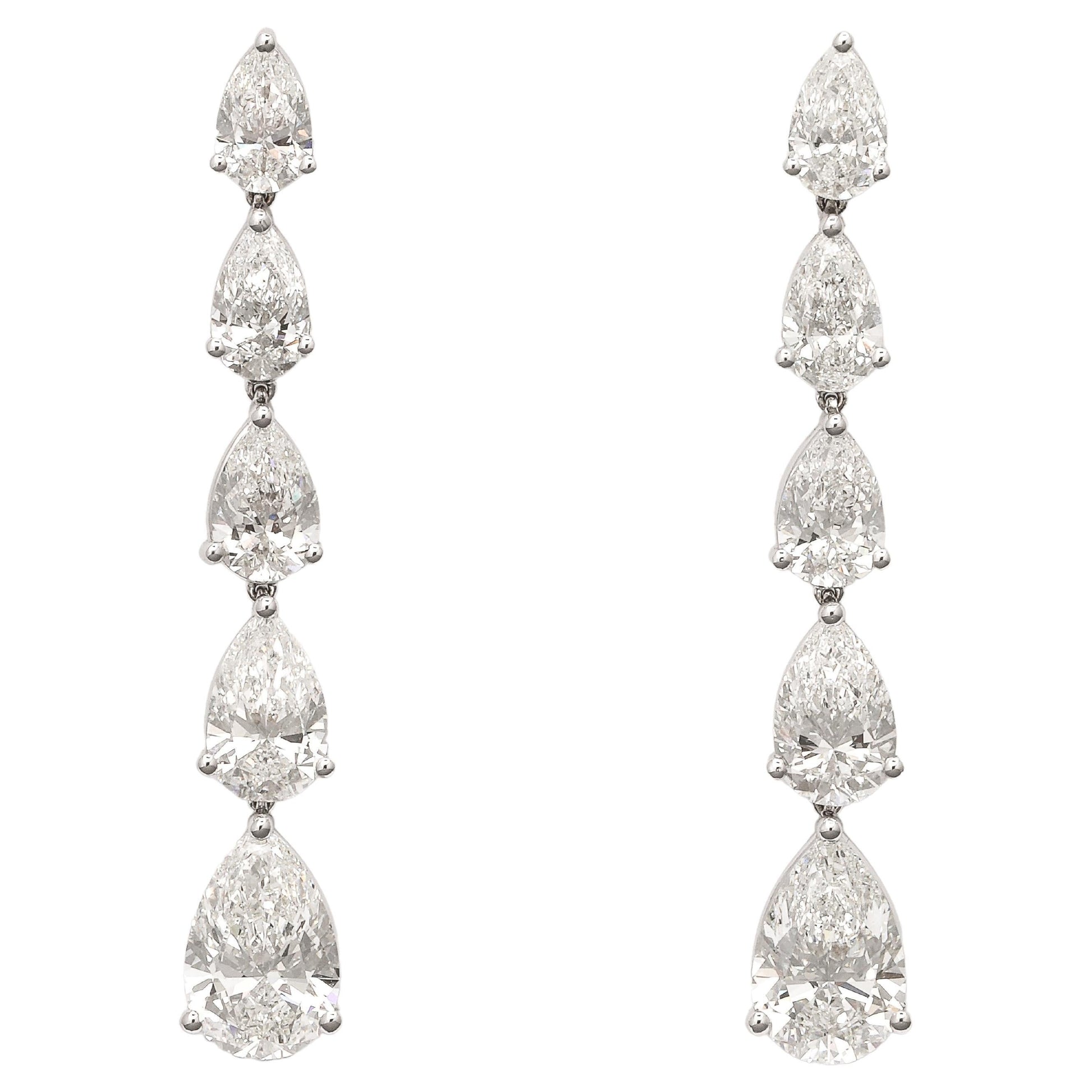 https://a.1stdibscdn.com/diamond-dangle-earrings-for-sale/j_415/j_225039121712329967513/j_22503912_1712329968405_bg_processed.jpg